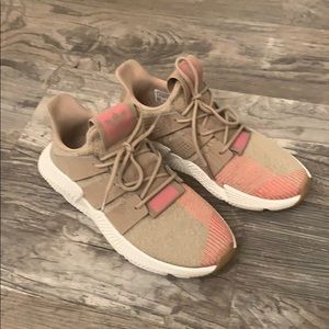 Adidas shoes beige sz 7